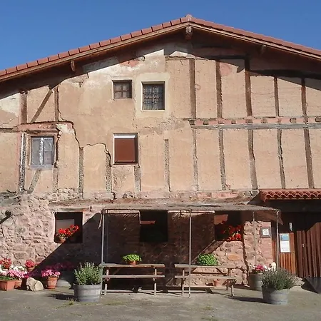 Хостел Refugio Peregrinos Acacio & Orietta Viloria de Rioja