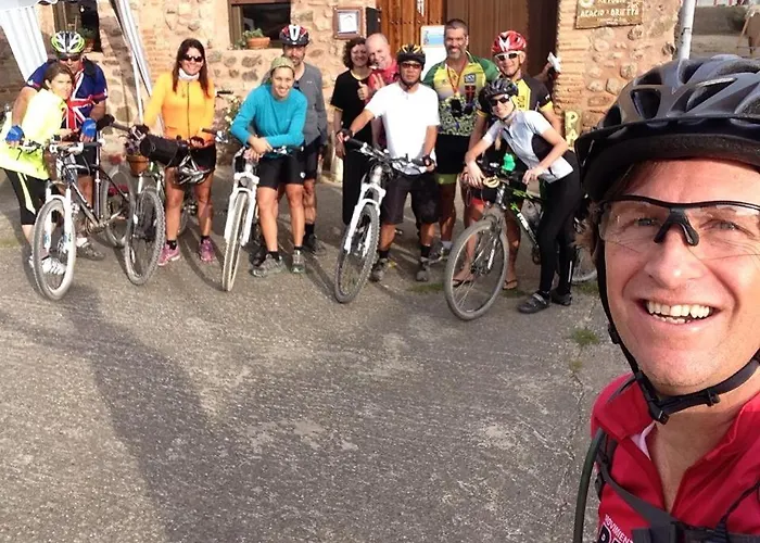 Refugio Peregrinos Acacio & Orietta Хостел Viloria de Rioja